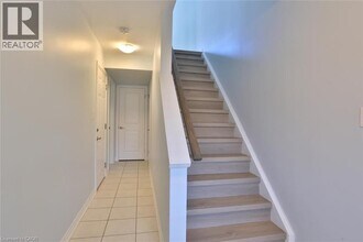 27 Ridgemount St in Kitchener, ON - Building Photo - Building Photo