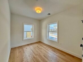 140 Arlington St in Medford, MA - Foto de edificio - Building Photo