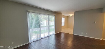 9302 Aylesbury Dr in Louisville, KY - Building Photo - Building Photo