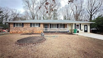 364 Navarre Dr in Stone Mountain, GA - Building Photo