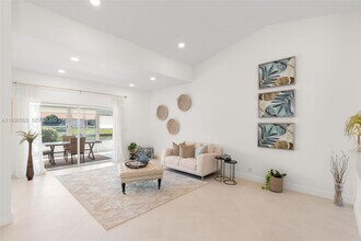 15465 Lake Magnolia Pl in Delray Beach, FL - Building Photo - Building Photo