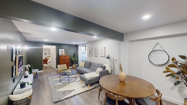105-24 64th Rd in Queens, NY - Foto de edificio - Building Photo