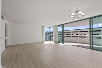 1341 Kapiolani Blvd in Honolulu, HI - Building Photo - Building Photo