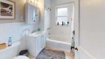 38 North Crescent Circuit, Unit 2 in Boston, MA - Building Photo
