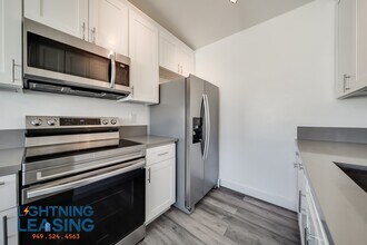 328 W Queen St in Inglewood, CA - Building Photo - Building Photo