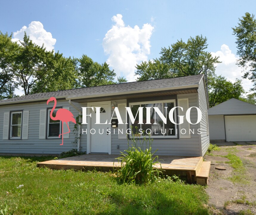 1323 Marot Dr in Dayton, OH - Building Photo