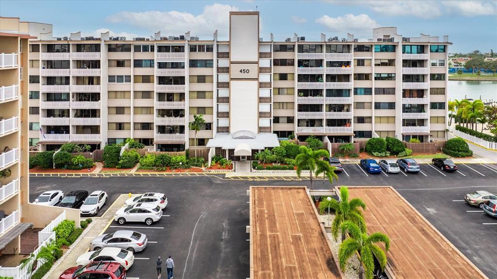 450 Treasure Island Causeway in Treasure Island, FL - Building Photo