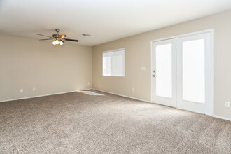 4822 Sapphire Light St in North Las Vegas, NV - Building Photo - Building Photo