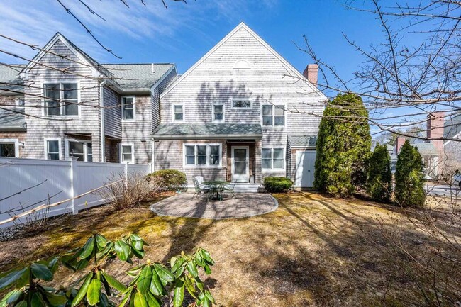 4 Bob White Cres in Mashpee, MA - Building Photo - Building Photo