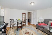 2337 S Alder St photo'