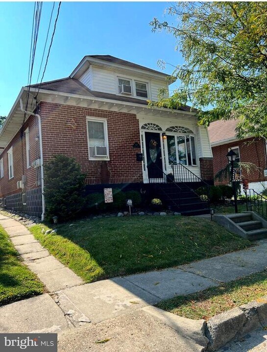 408 4th Ave in Audubon, NJ - Building Photo