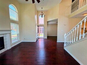 512 Woodlake Dr in Coppell, TX - Foto de edificio - Building Photo