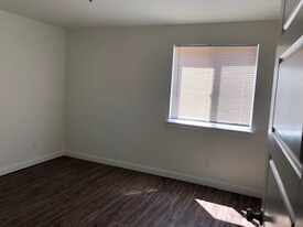 1928 E 56th St, Unit 1928 E 56th ST Tacoma WA in Tacoma, WA - Building Photo