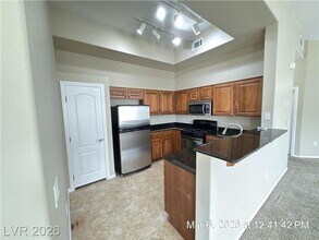 8985 S Durango Dr in Las Vegas, NV - Foto de edificio - Building Photo