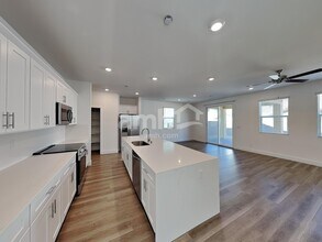 5864 Vaes Dothrak St in Las Vegas, NV - Building Photo - Building Photo