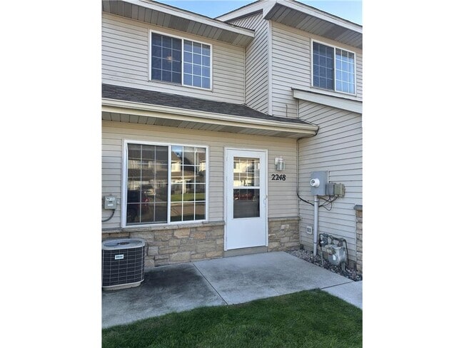 2248 Affirmed Dr in Shakopee, MN - Building Photo - Building Photo
