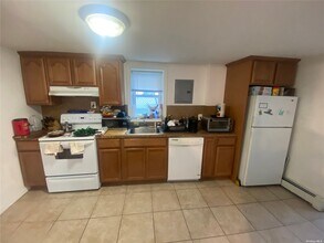 76 2nd Ave-Unit -Lower in East Rockaway, NY - Building Photo - Building Photo