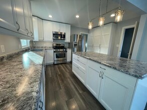 8380 Huron River Dr in Dexter, MI - Building Photo - Building Photo