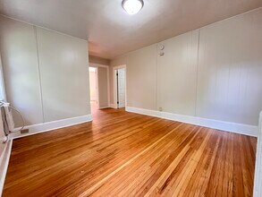 946 Clark St in St. Paul, MN - Building Photo - Building Photo