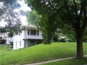 1102 Winegardner Rd in Des Moines, IA - Foto de edificio - Building Photo