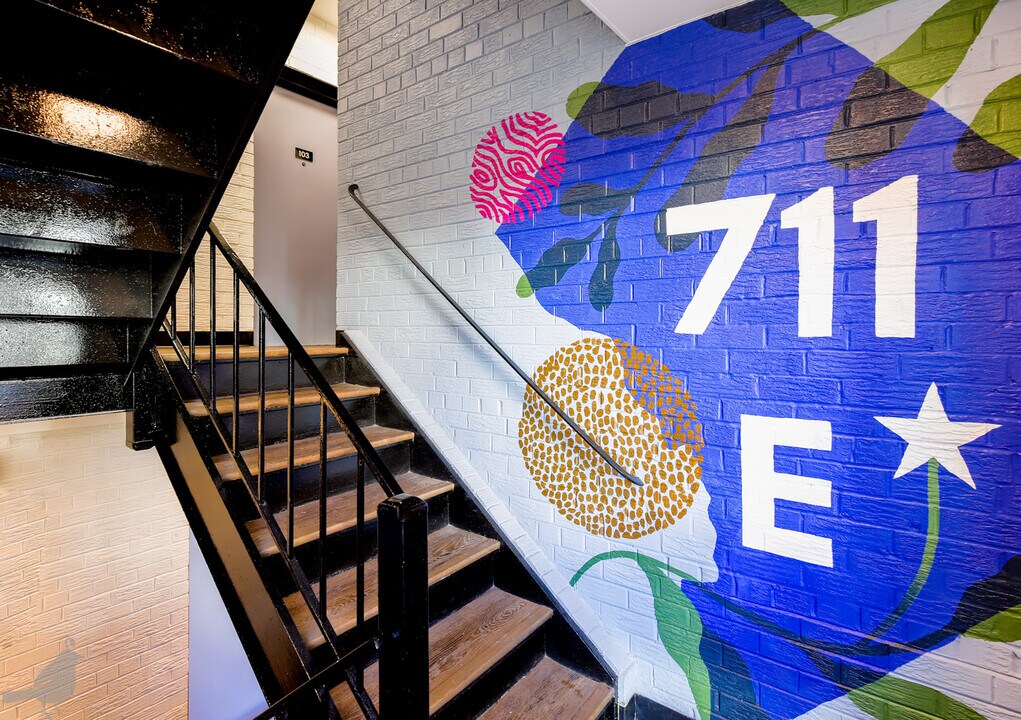 711 E St SE in Washington, DC - Foto de edificio