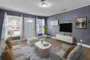 1106 Oak St in Grand Prairie, TX - Building Photo