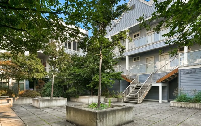 910 Gladstone St in Bellingham, WA - Building Photo - Building Photo