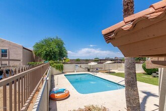 8807 North 8th St in Phoenix, AZ - Building Photo - Building Photo