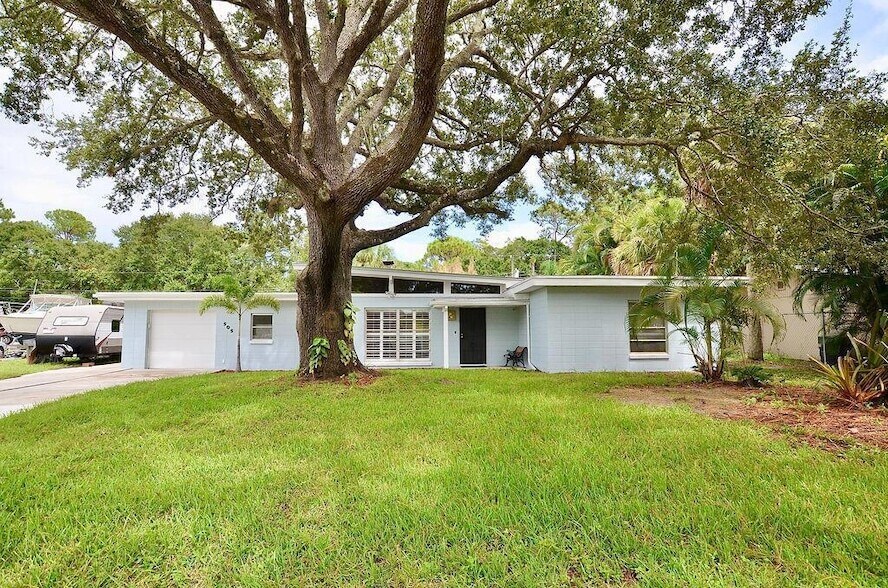 505 Coconut Ave E in Port St. Lucie, FL - Foto de edificio