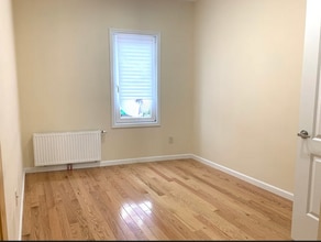6931 Myrtle Ave, Unit 2nd Fl in Ridgewood, NY - Building Photo - Building Photo