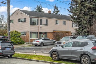 Green Lake Fourplex in Seattle, WA - Building Photo - Building Photo