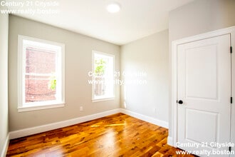 142 Chelsea St, Unit 3 in Boston, MA - Building Photo - Building Photo