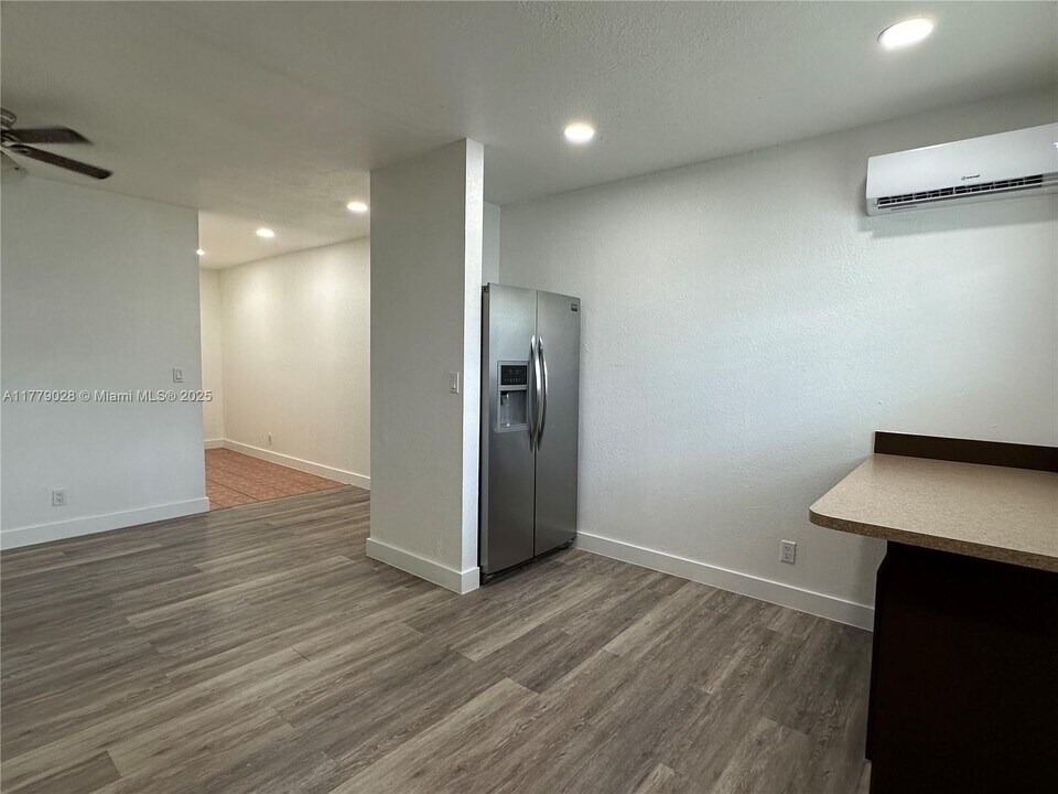 108 NW 2nd Ave in Hallandale Beach, FL - Building Photo