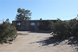2855 Hollister Rd in Pinon Hills, CA - Building Photo