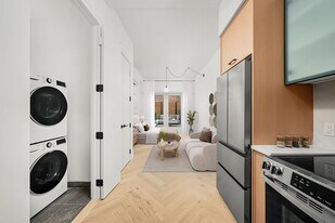 313 E 17th St, Unit 2D in New York, NY - Building Photo