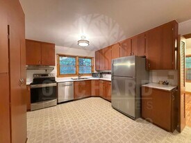 1549 W Markham Rd in Fayetteville, AR - Building Photo