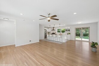 30 Crescent Dr in Glenview, IL - Building Photo - Building Photo