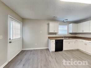 3525 Brookstone Way in Union City, GA - Building Photo - Building Photo