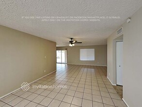 6440 E Akron St in Mesa, AZ - Foto de edificio - Building Photo