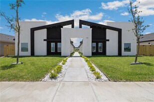 27 Indian Creek Ave in McAllen, TX - Building Photo