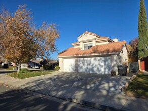 40128 Denham Dr in Palmdale, CA - Building Photo - Building Photo