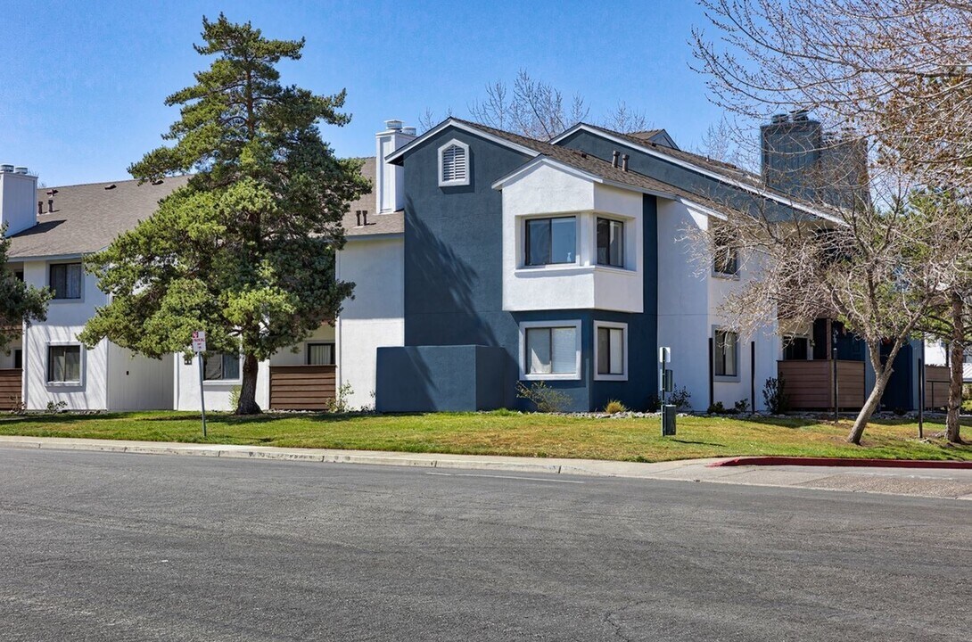Redfield Ridge in Reno, NV - Foto de edificio