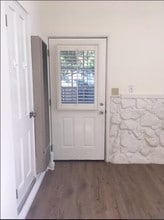 3226 Montrose Ave, Unit B in Glendale, CA - Foto de edificio - Building Photo