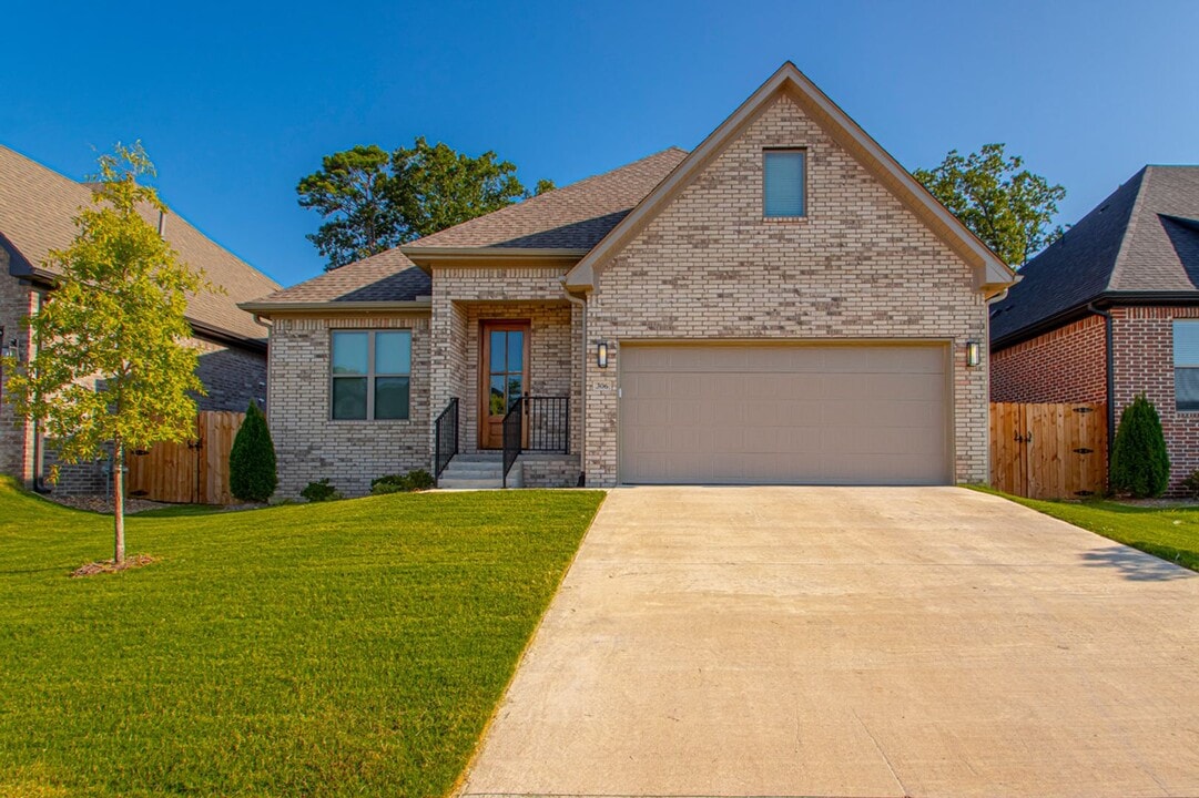 306 Kanis Ridge Dr in Little Rock, AR - Building Photo