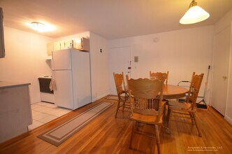 50 Evergreen St, Unit 25 in Boston, MA - Foto de edificio - Building Photo