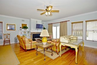 209 1st Ave in Spring Lake, NJ - Foto de edificio - Building Photo
