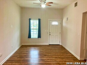 455 Lincolnshire Dr in San Antonio, TX - Building Photo - Building Photo