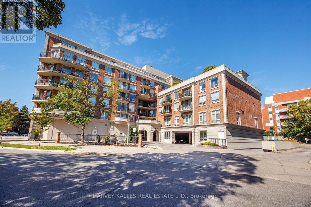 18 Wanless Ave in Toronto, ON - Building Photo