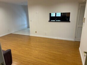 4000 W Victory Blvd in Burbank, CA - Building Photo - Building Photo