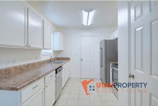 7708 N Wyatt Earp Ave in Eagle Mountain, UT - Building Photo - Building Photo